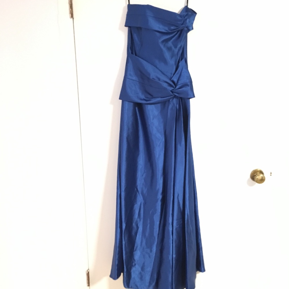 Jessica McClintock Strapless Gown